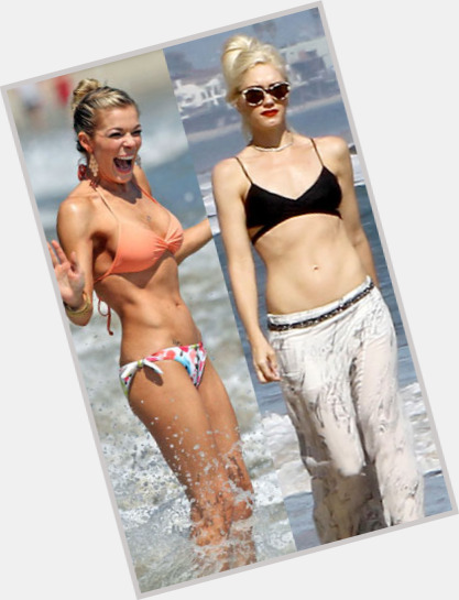 Gwen Stefani full body 9.jpg