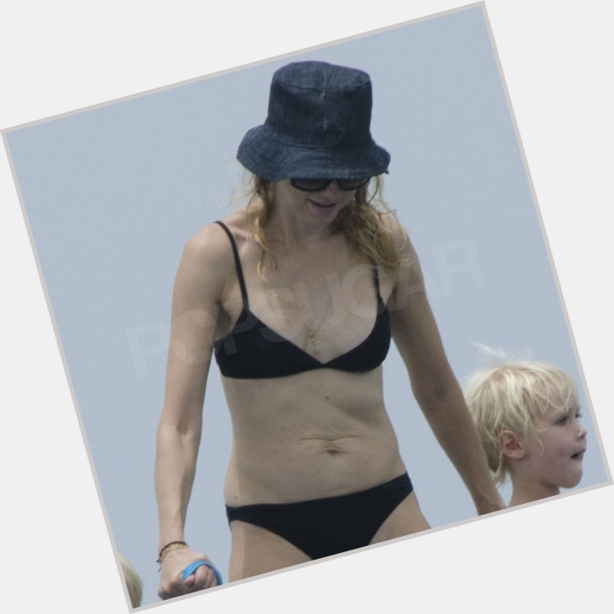 Naomi Watts full body 6.jpg