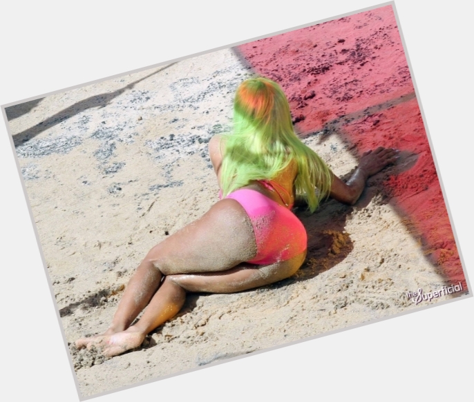 Nicki Minaj body 7.jpg