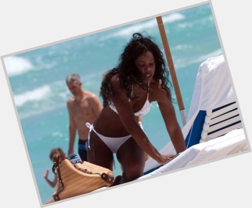 Kelly Rowland shirtless bikini