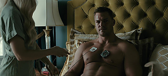 Alan Ritchson sexy shirtless scene August 15, 2021, 10am