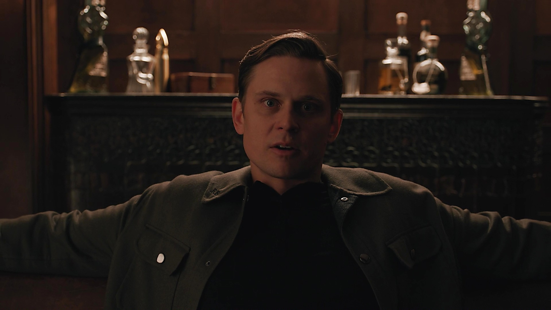 Billy Magnussen sexy shirtless scene May 2, 2025, 5am
