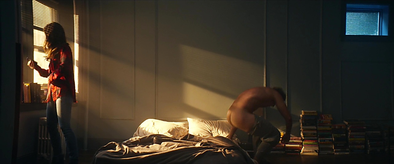 Billy Magnussen sexy shirtless scene November 22, 2018, 10am
