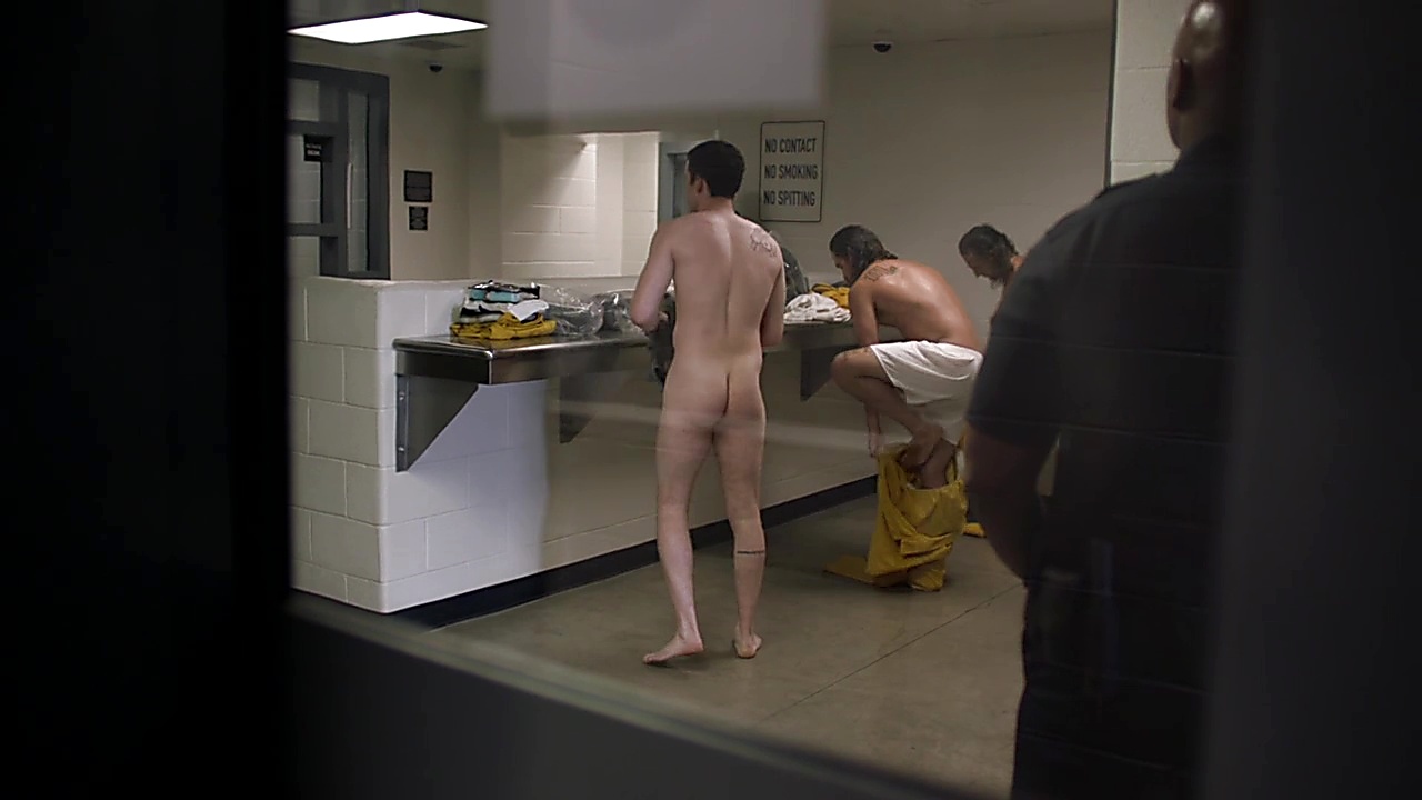 Cameron Monaghan sexy shirtless scene October 14, 2018, 12pm