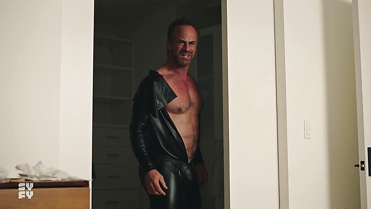 Christopher Meloni sexy shirtless scene May 9, 2019, 9am