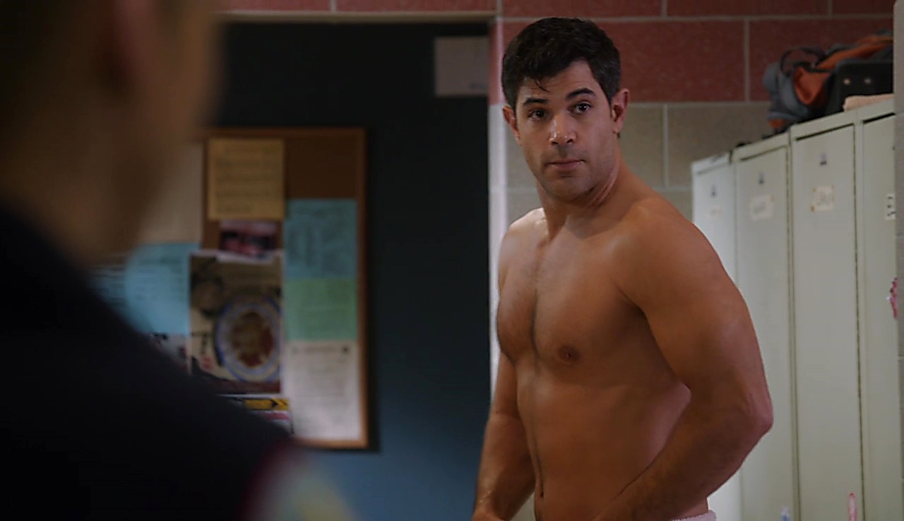 Athletic Body: Damon Dayoub is Shirtless in "Stitchers" 2x02.