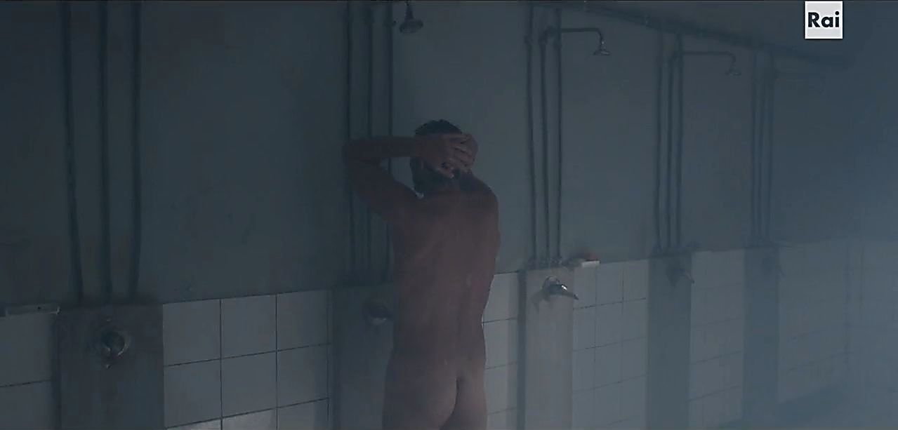 Daniele Liotti sexy shirtless scene November 5, 2019, 4pm