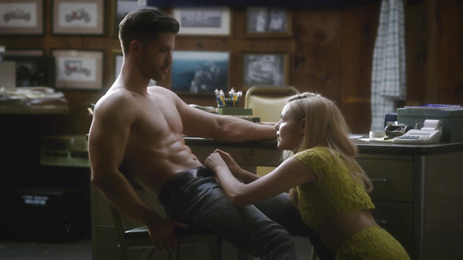 David A Gregory sexy shirtless scene June 2, 2020, 5am