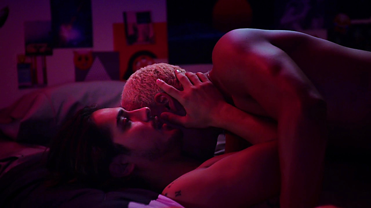 Jacob Artist sexy shirtless scene March 24, 2019, 10am