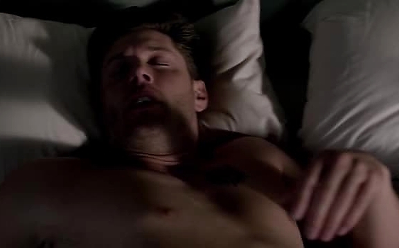 Jensen Ackles sexy shirtless scene November 28, 2014, 2pm