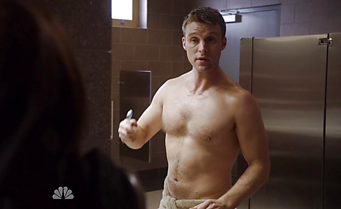 Jesse Spencer sexy shirtless scene May 15, 2014, 5pm