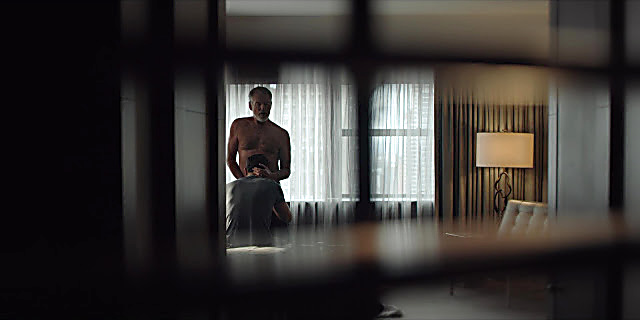 Justin Theroux sexy shirtless scene June 25, 2021, 3am