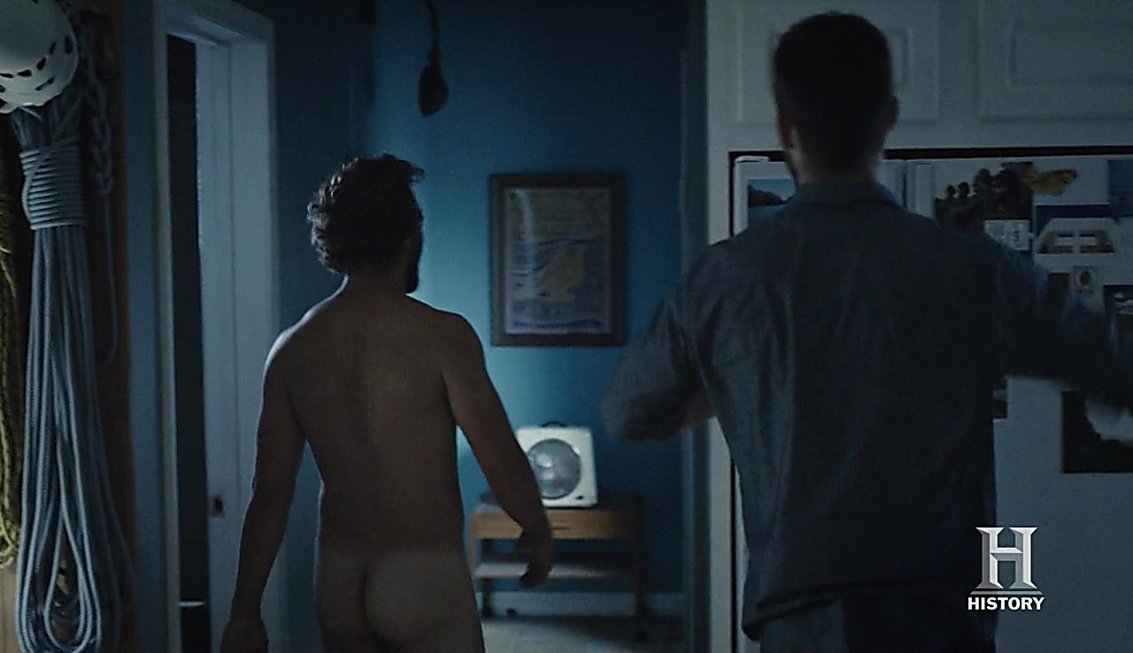 Kyle Schmid sexy shirtless scene May 31, 2018, 11am