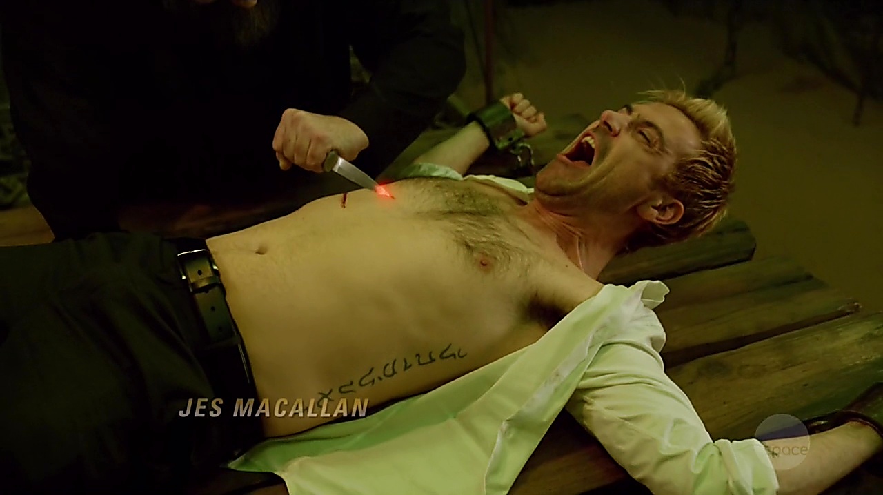 Athletic Body: Matt Ryan Shirtless in Constantine 1x02.