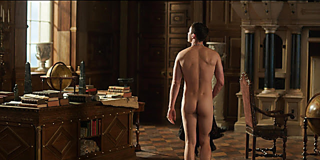 Nicholas Hoult sexy shirtless scene November 19, 2021, 3pm