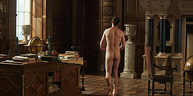 Nicholas Hoult sexy shirtless scene November 19, 2021, 3pm
