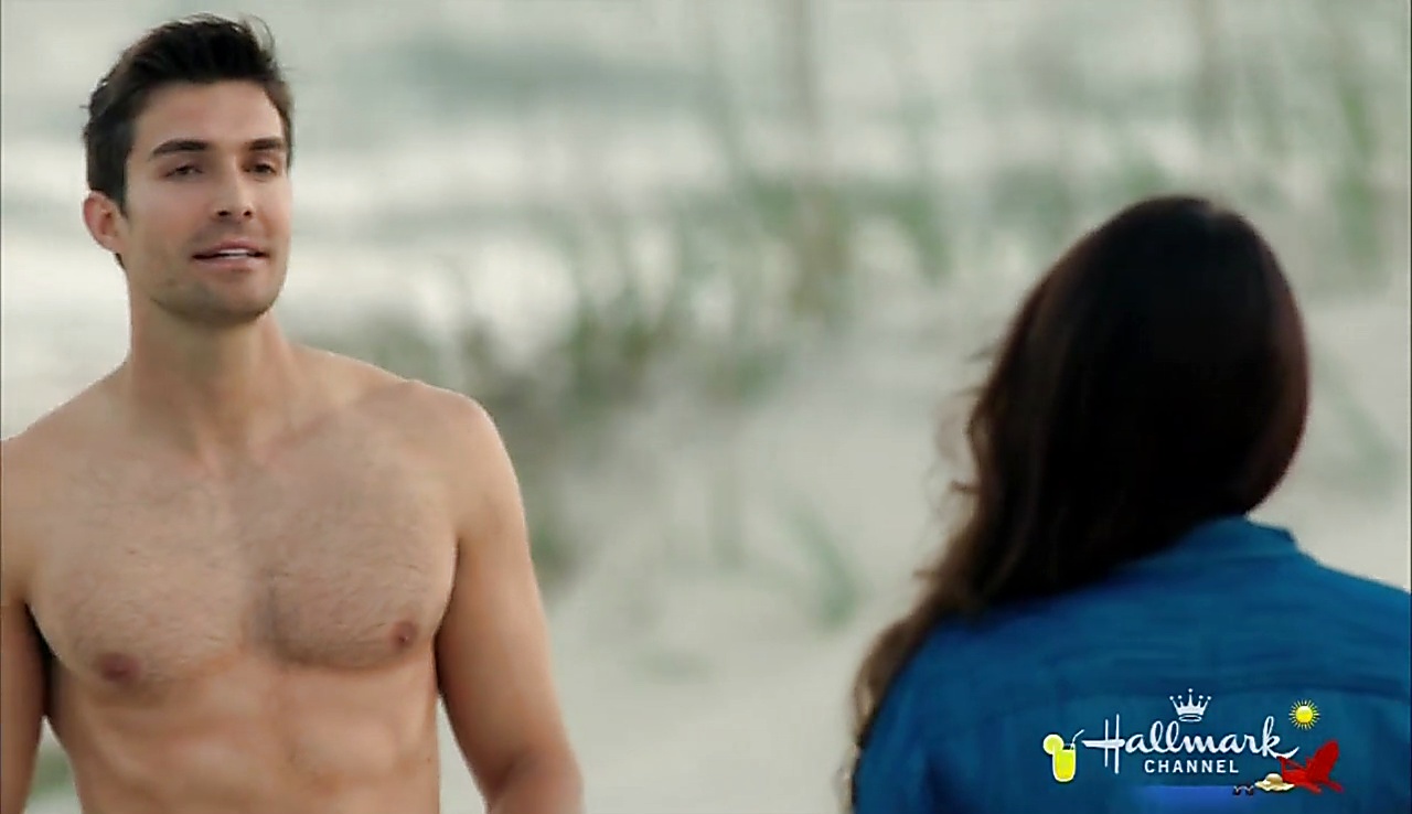 Peter Porte sexy shirtless scene August 7, 2017, 12pm