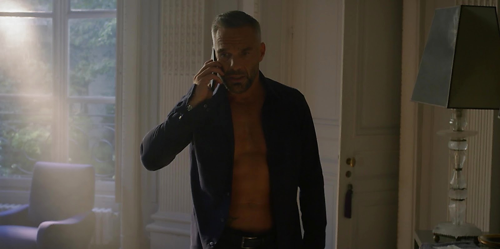 Philippe Bas sexy shirtless scene March 8, 2020, 2pm