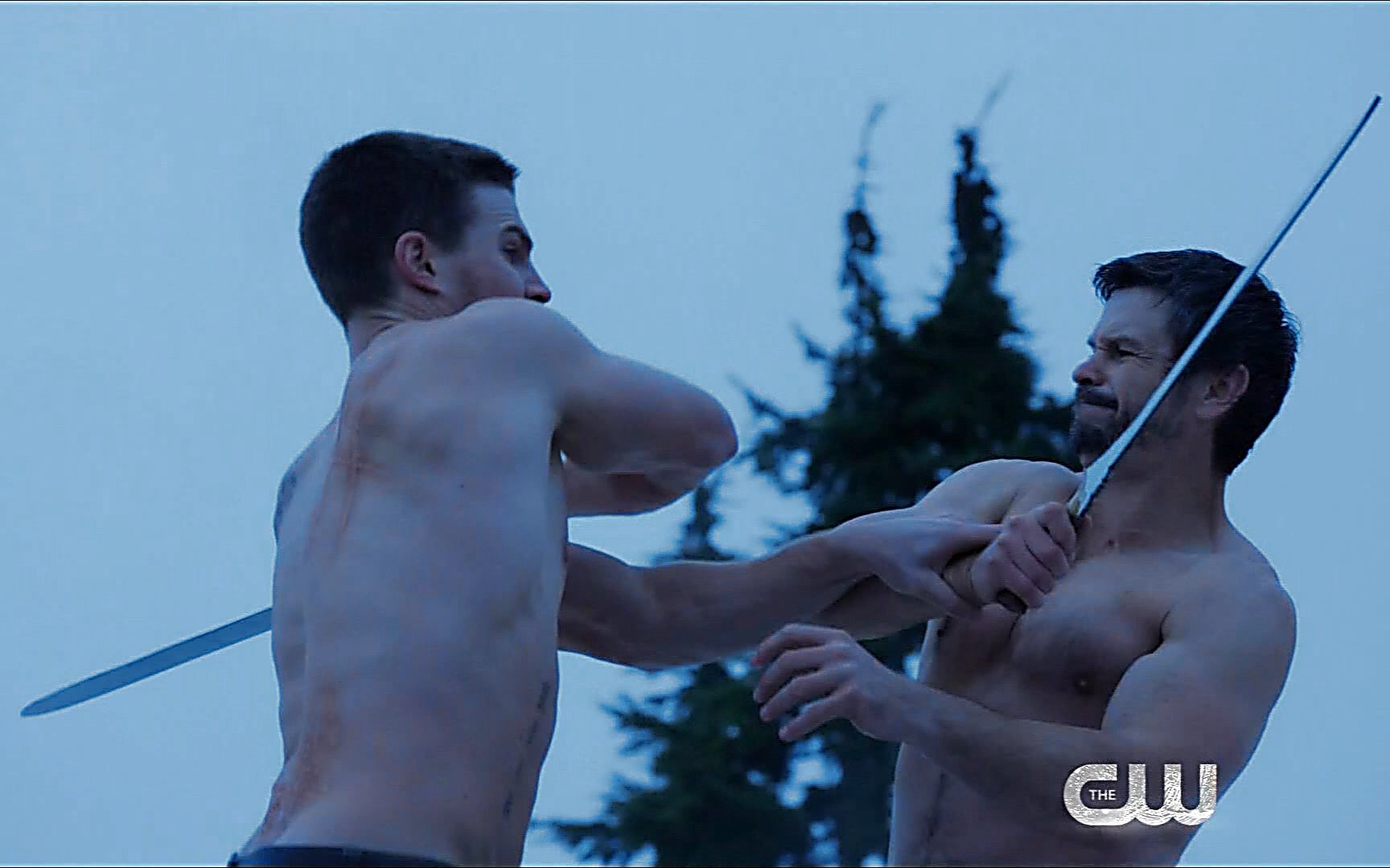 Athletic Body: Stephen Amell In Arrow3x09.