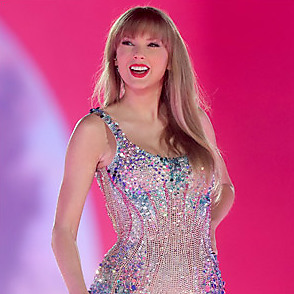 Taylor Swift latest sexy April 18, 2024, 7pm