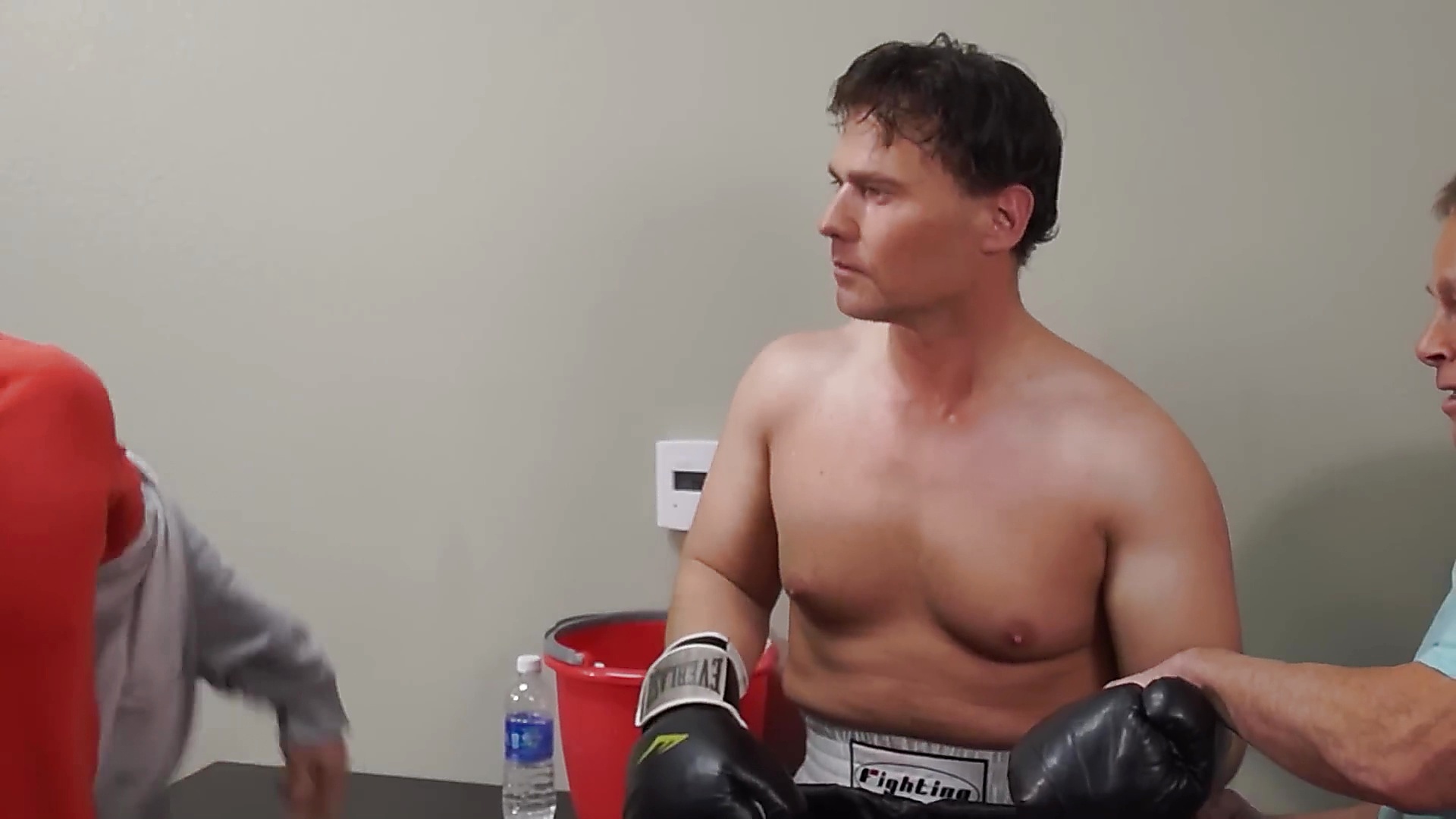 Tommy Lee sexy shirtless scene May 19, 2025, 6am