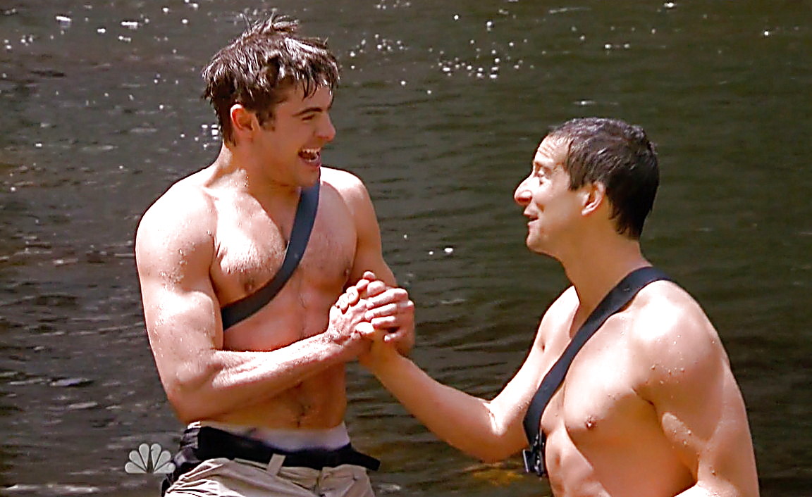 Zac Efron sexy shirtless scene August 2, 2014, 5pm