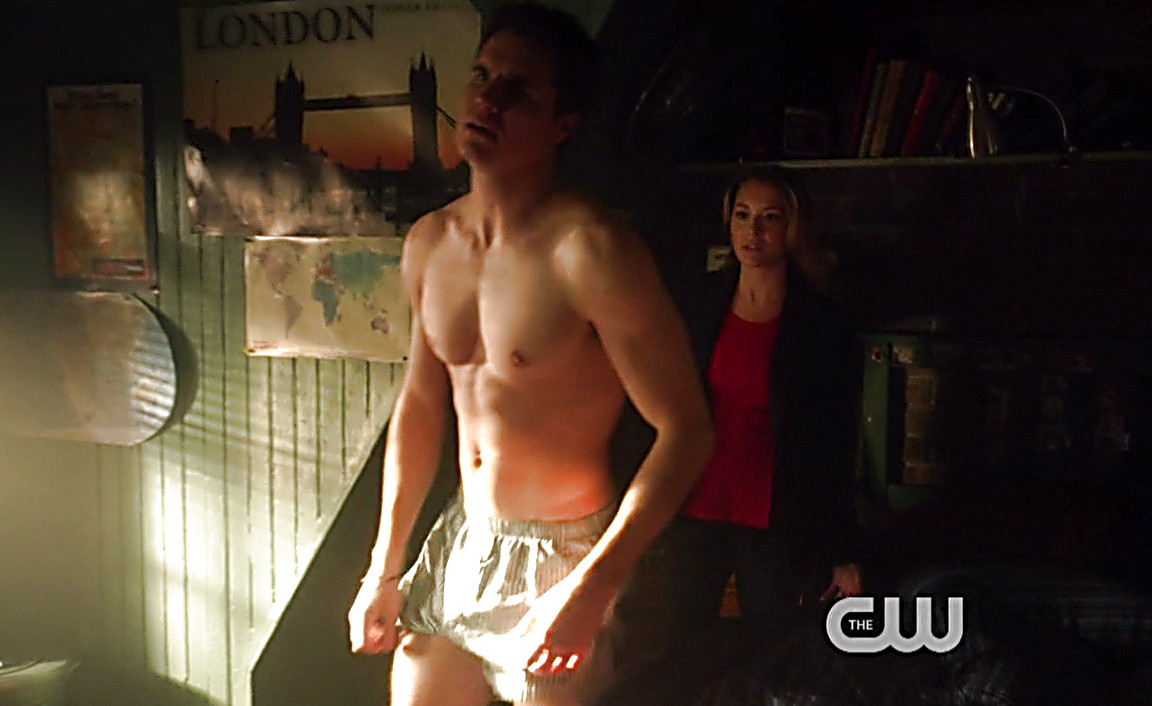 Robbie Amell sexy shirtless scene March 9, 2014, 6pm