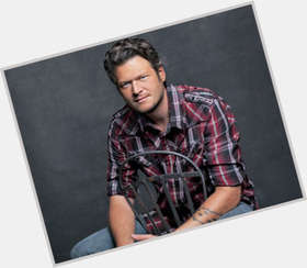 Blake Shelton light brown hair & hairstyles Athletic body, 