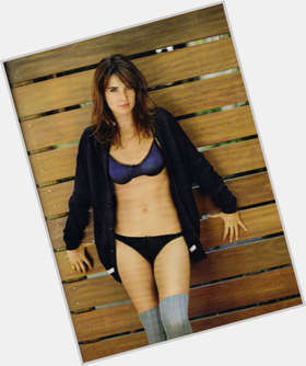 Cobie Smulders Slim body,  dark brown hair & hairstyles