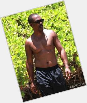 Eddie Murphy Average body,  black hair & hairstyles