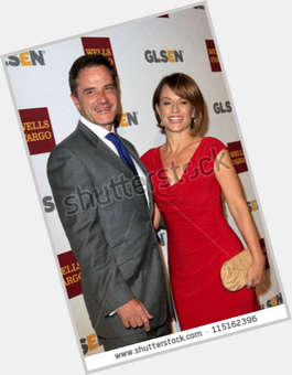 Elisa Taylor Slim body,  light brown hair & hairstyles