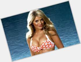 Holly Willoughby Average body,  blonde hair & hairstyles