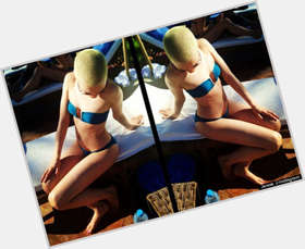 Jessie J Slim body,  dyed blonde hair & hairstyles