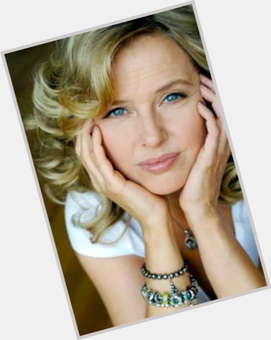 Katharina Bohm Average body,  light brown hair & hairstyles