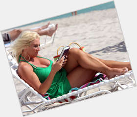 Linda Hogan blonde hair & hairstyles Voluptuous body, 