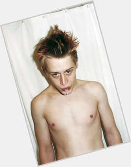 Macaulay Culkin Slim body,  blonde hair & hairstyles