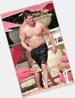 Michael Buble Average body,  light brown hair & hairstyles