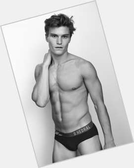 Oliver Cheshire light brown hair & hairstyles Athletic body, 