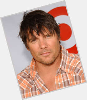 Paul Johansson dark brown hair & hairstyles Athletic body, 