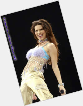 Shania Twain Slim body,  dark brown hair & hairstyles