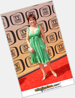 Stepfanie Kramer Slim body,  dark brown hair & hairstyles