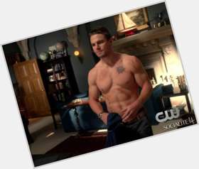 Stephen Amell light brown hair & hairstyles Athletic body, 