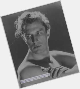 Vincent Price Athletic body,  light brown hair & hairstyles