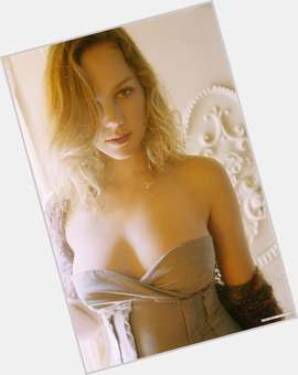 Abbie Cornish Slim body,  blonde hair & hairstyles