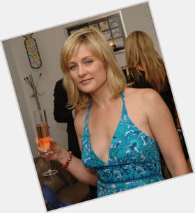 Amy Carlson Average body,  blonde hair & hairstyles