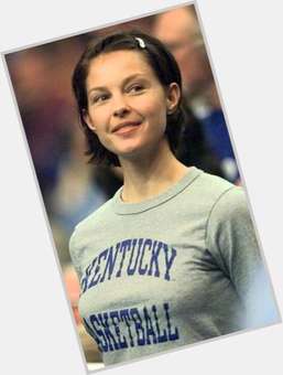 Ashley Judd Average body,  dark brown hair & hairstyles