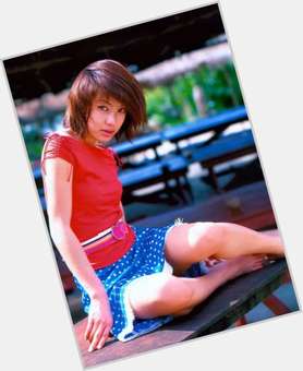 Rina Uchiyama Slim body,  light brown hair & hairstyles