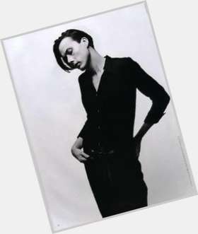 Brett Anderson Slim body,  dark brown hair & hairstyles