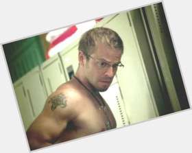 Carmine Giovinazzo light brown hair & hairstyles Athletic body, 