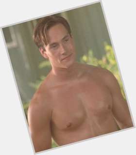 Chris Klein Athletic body,  black hair & hairstyles